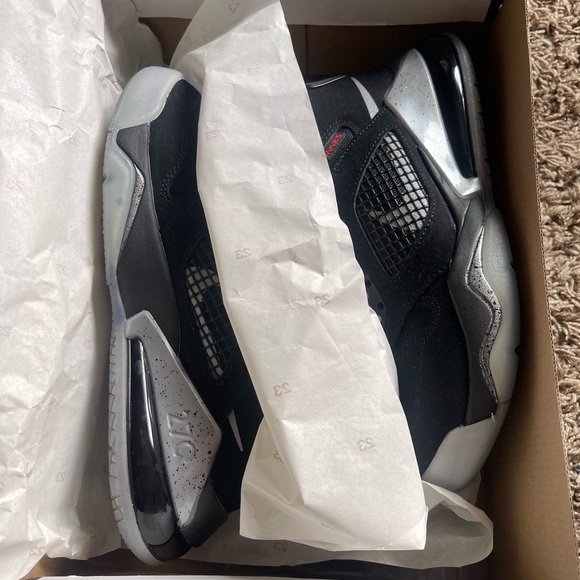 Jordan Mars 270 Metallic (GS) - Picture 2 of 8